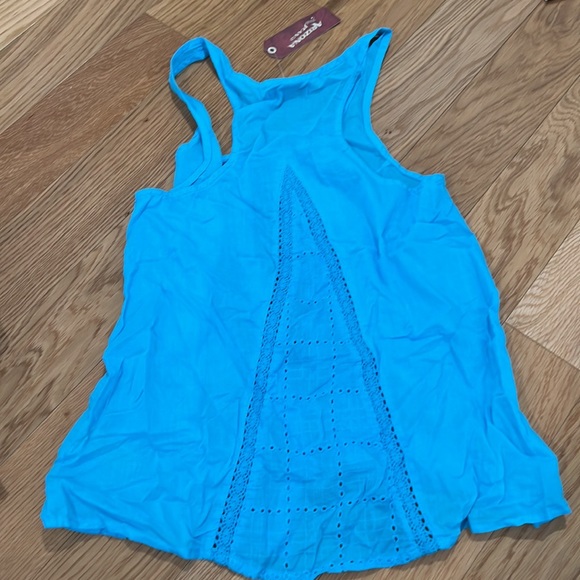 Women’s Sleeveless Top - Picture 4 of 4